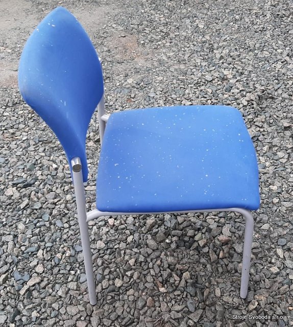 Židle modrá kancelářská, kulaté nohy  (Zidle modra kancelarska, nohy kulate... (15 kusů) (2).jpg)
